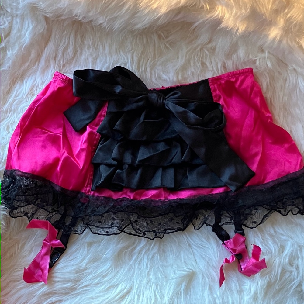 NWT Victoria’s Secret vintage sexy little thing garter belt small